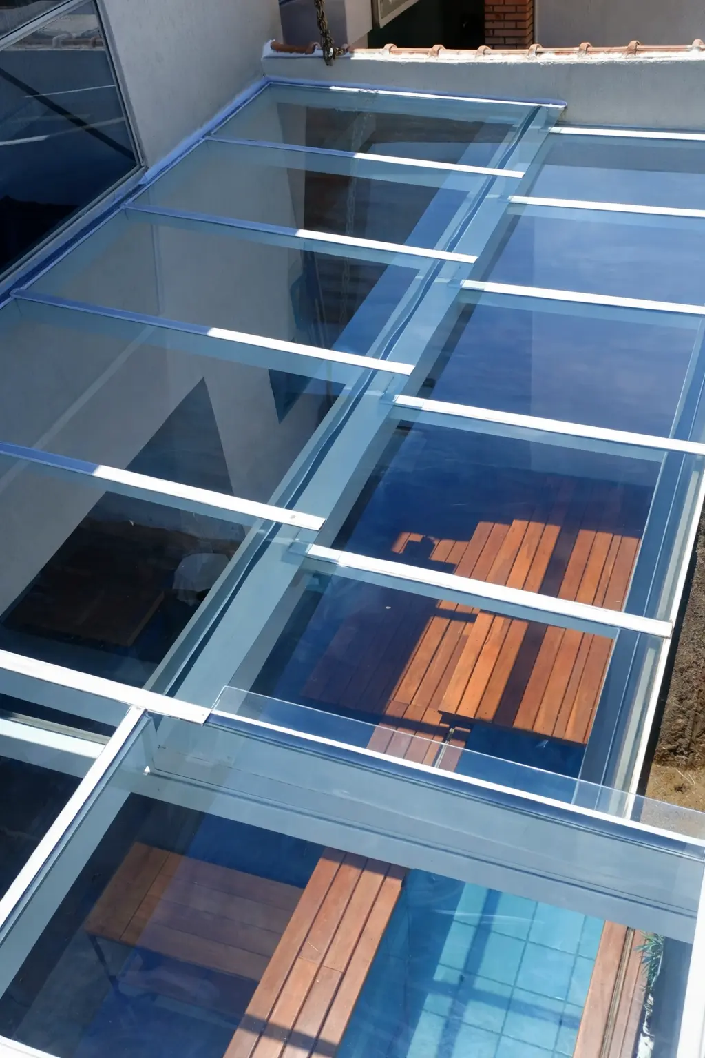 Sacada com vidro laminado